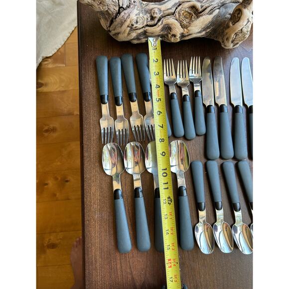 Oneida Stainless Flatware Black Handle Lot of 16 Spoons Forks Knives - Picture 7 of 9